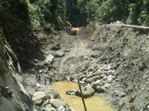 Der Goldabbau in Wasirawi des West Papua Masni Distrikts wurde als eine Enteignung Praxis der Bodenschätze vermutet