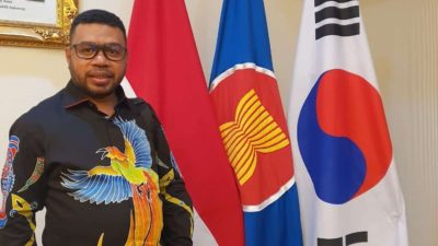 Der West Papua Senator protestierte zum Wamafma Polizeichef der Republik Indonesien (Kapolri): Die Cartenz friedliche Operation war rassistisch zum OAP (der einheimische Papua)