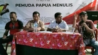 Die Solidarität des Papua Volkes lud die papuanische Leute ein, um den Haris Azhar und die Fatia Maulidiyanti zu verteidigen