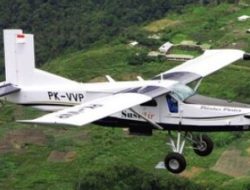 Die West-Papua Nationale Befreiungsarmee bekannte das Flugzeug verbrennen und den Susi Air-Pilot als Geisel nehmen