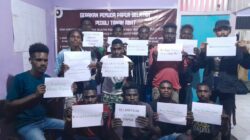 Die Süd-Papua-Jugendlichen riefen die Gefahr und die Bedrohung von der Entwaldung aus