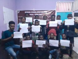 Die Süd-Papua-Jugendlichen riefen die Gefahr und die Bedrohung von der Entwaldung aus
