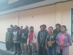 13 Aktivisten des Sentani-West-Papua Nationalen Komitees wurden wegen des Verteilung der Flugblätter für die Einladung der Aktion festgenommen