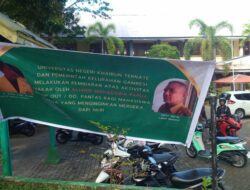 Die Spruchbande und die Posters, die Papuanische Studenten eingeschüchtert hatten, hatten auf einige Campus in Ternate angebracht