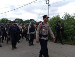Nach einer Massenwut in Dogiyai führten die Indonesische Nationalarmee und die Polizei der Republik Indonesien eine gemeinsame Patrouille durch